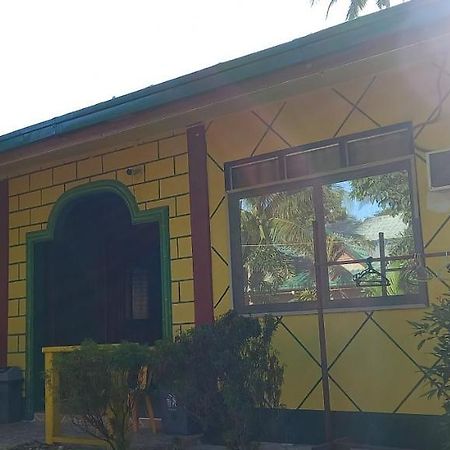 Rodel Yellow Hauz Itaytay Exterior foto
